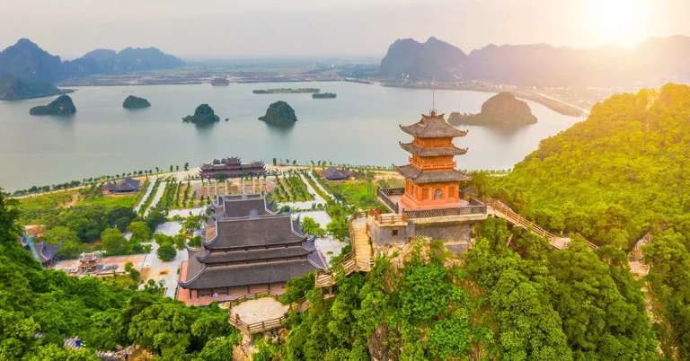 Hanoi to Tam Chuc Pagoda by car