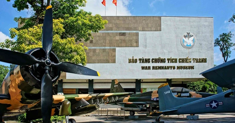 Ho Chi Minh city sightseeing by car