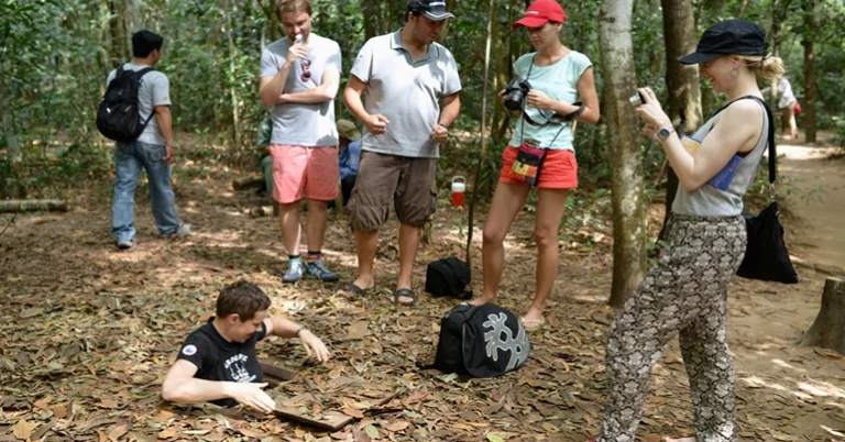 Ho Chi Minh to Cu Chi tunnel by car