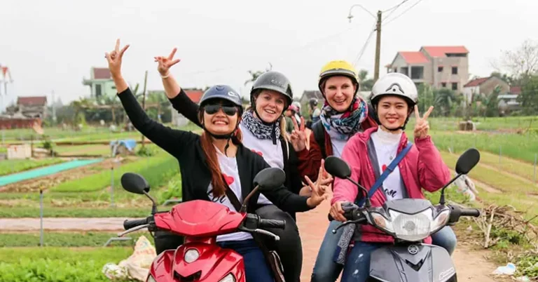 hue city tour by motorbike 5