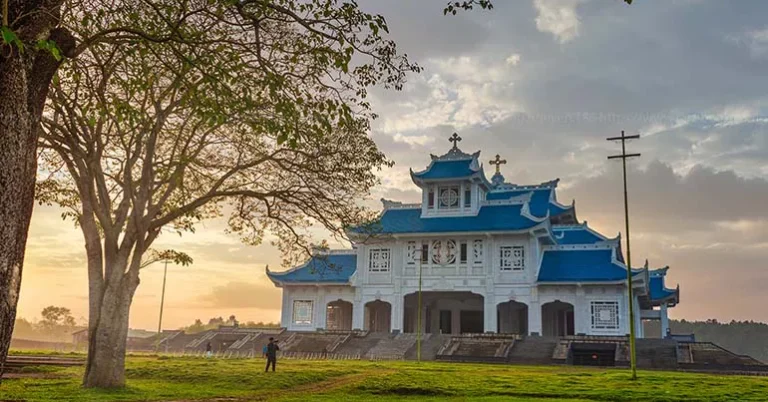 Hue to La Vang Holy Land by car