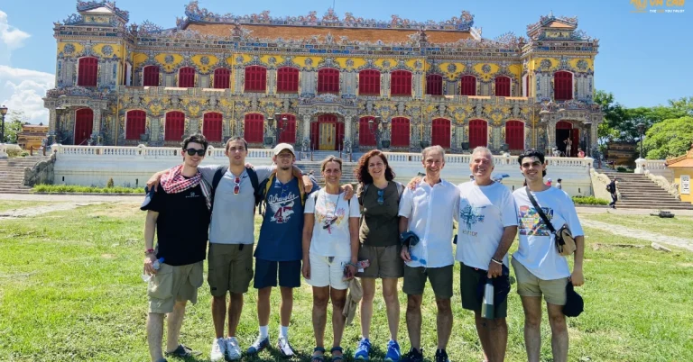 Tien Sa Port to Hue by private car